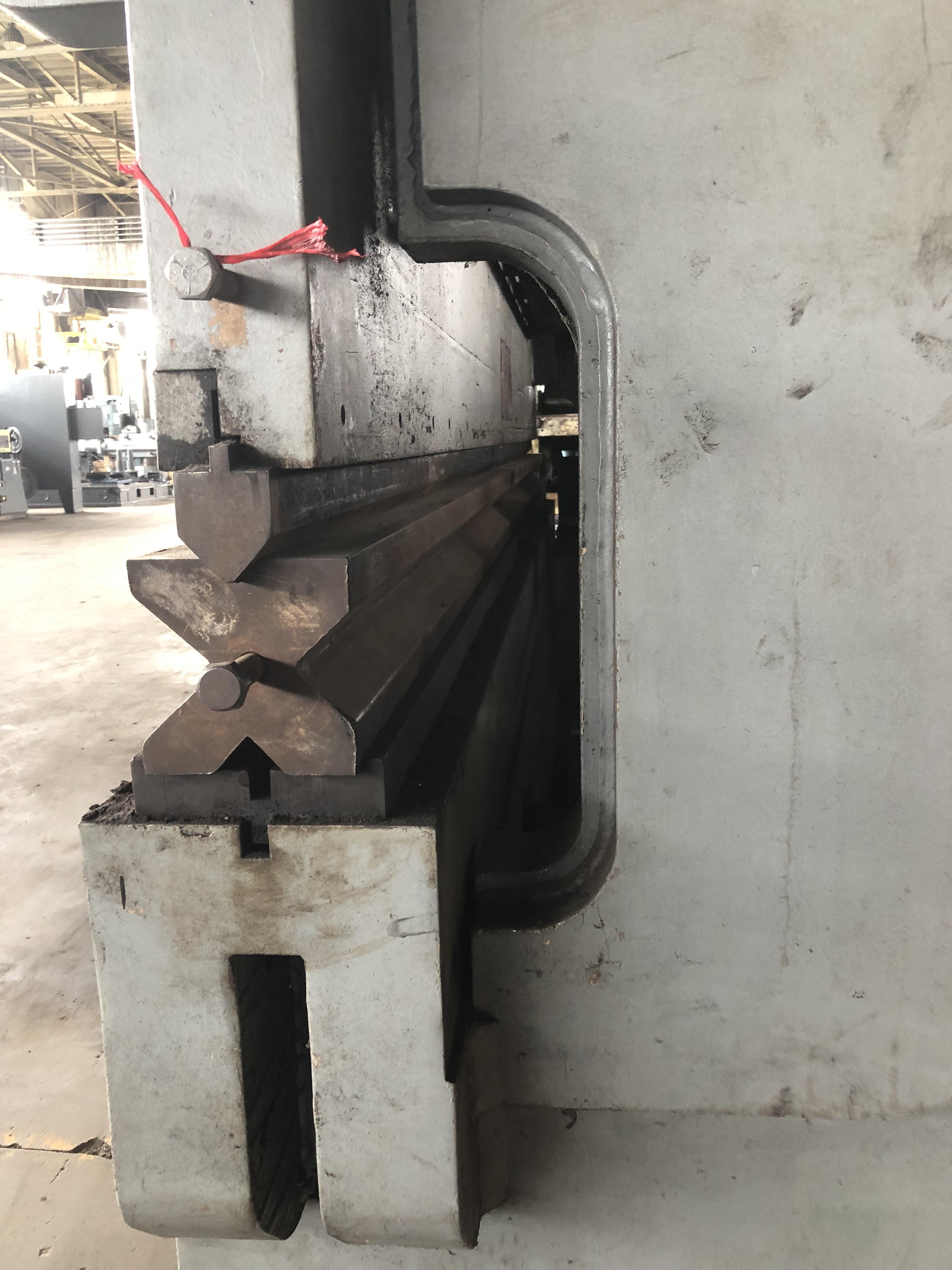 12′ 4 Way Press Brake Die G2000 Inc.