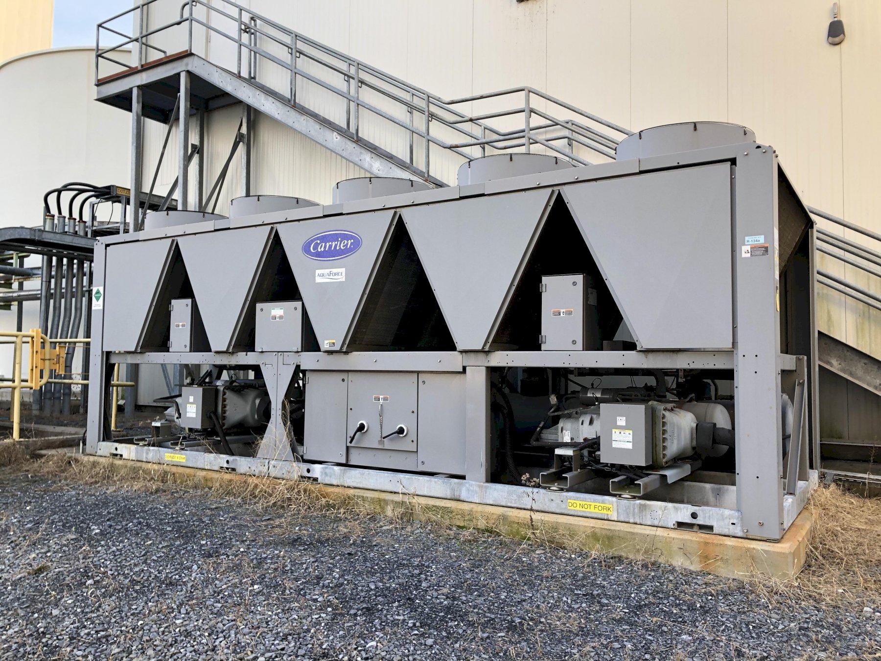 For Sale CARRIER Chillers Carrier model 30xab1406ogs63 chiller s/n