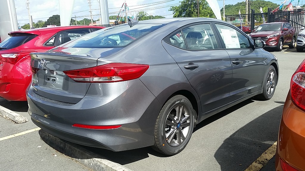 Hyundai Elantra SE Gris Oscuro 2017 para Compra/Venta en Vega Alta