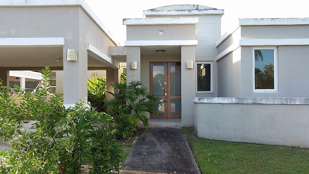 Residencias De Caguas Bienes Raíces > Residencial > Casas > Casas