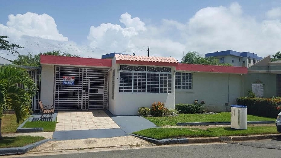 ARECIBO URB. REPARTO MARQUEZ AMPLIA CASA TERRERA para Compra/Venta en