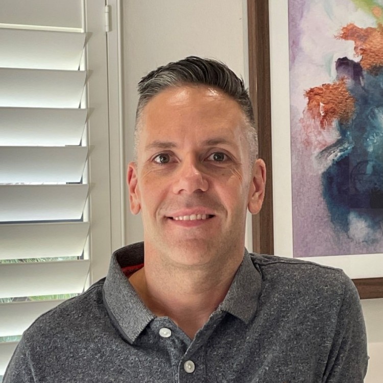 Leo McKay email address & phone number Microsoft Communications Director, EMEA contact