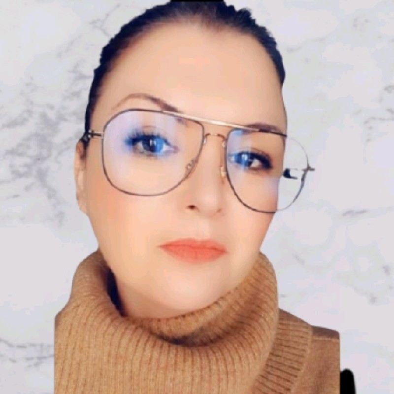 Silvia León email address & phone number TARGOBANK Analista de Riesgo