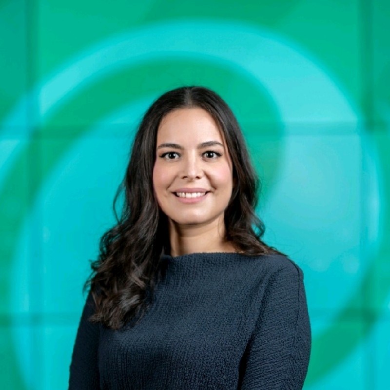 Alejandra León Email