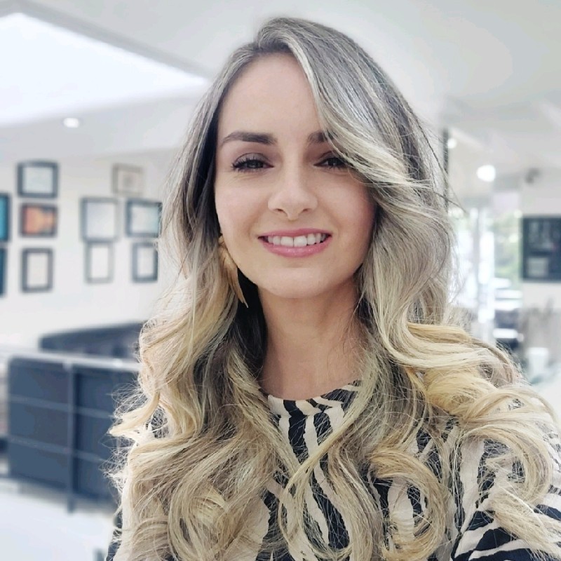 Natalia Gutiérrez Botero email address & phone number Tu Mejor