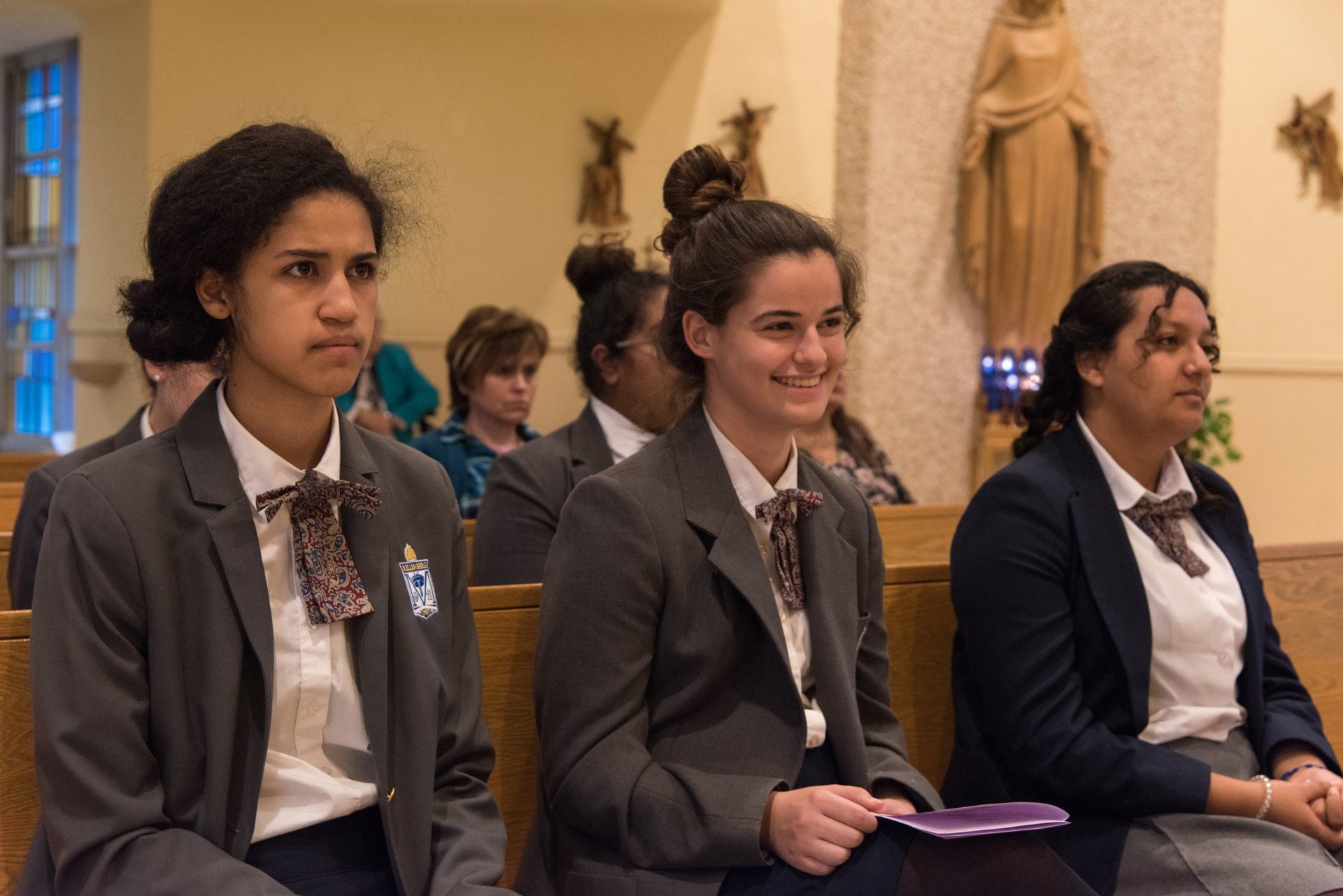 Students Provide Day of Prayer at Queen of Peace Residence Kellenberg