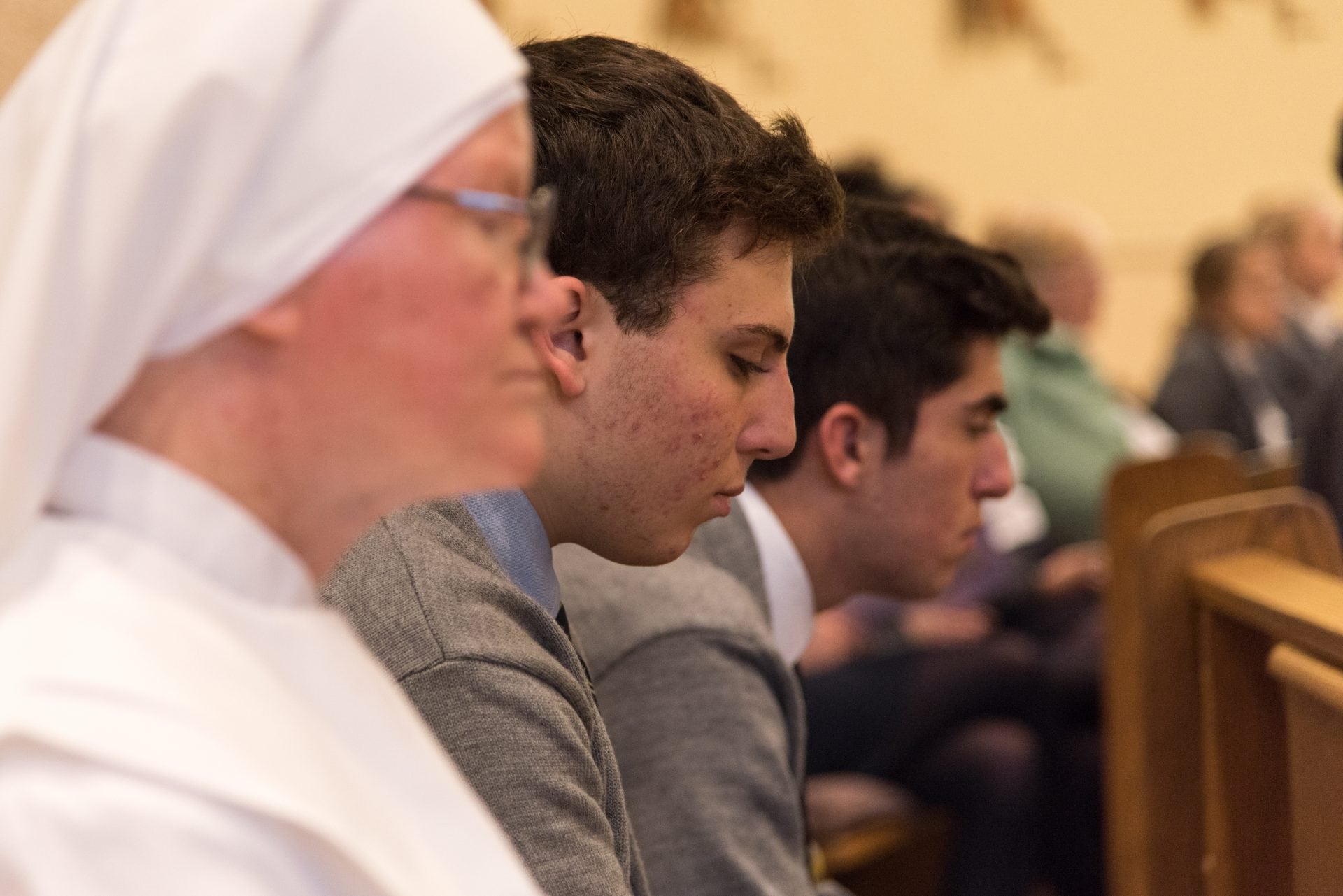Students Provide Day of Prayer at Queen of Peace Residence Kellenberg