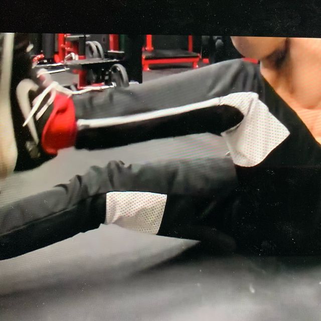 Recliner Elbow To Knee Tucks by Ted Smith Exercise Howto Skimble