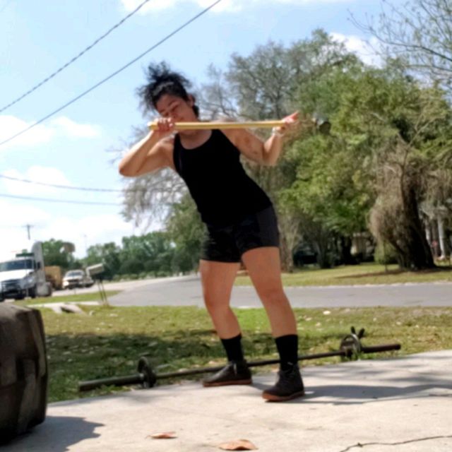 Sledgehammer hits Exercise Howto Workout Trainer by Skimble