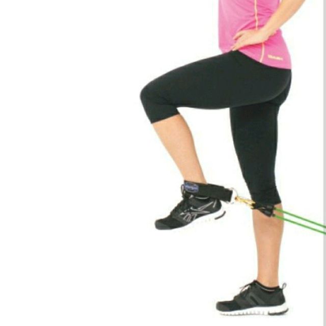 Left Legs Kicks Exercise Howto Workout Trainer by Skimble