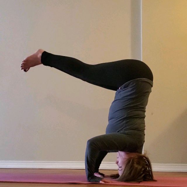 Tripod Headstand L Pike by Bernadette Cordeau Exercise Howto Skimble