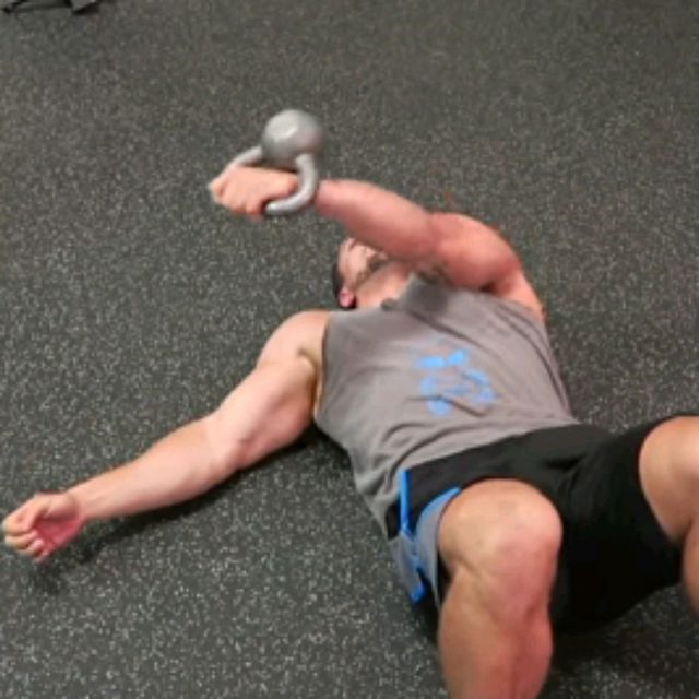 Single Arm Fly With Kettlebell (Both Sides) by 𝔻𝕖𝕤𝕖𝕣𝕥 𝔽𝕠𝕩🦊 🌟