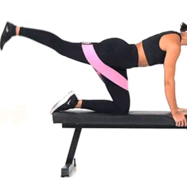 Straight Leg Extension + Pulse by Tanya M. Exercise Howto Skimble