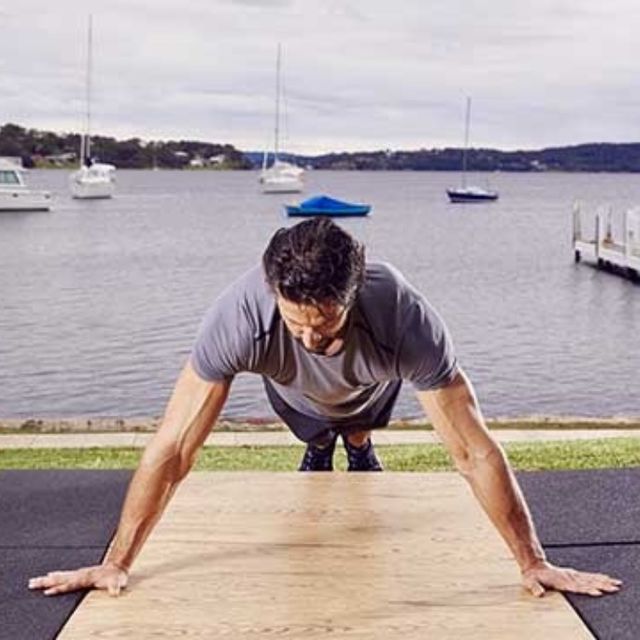 D Archer Push Up Exercise Howto Workout Trainer by Skimble