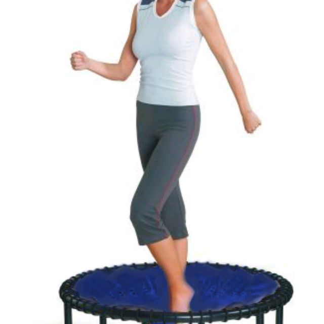 Bouncing Jog Exercise Howto Workout Trainer by Skimble