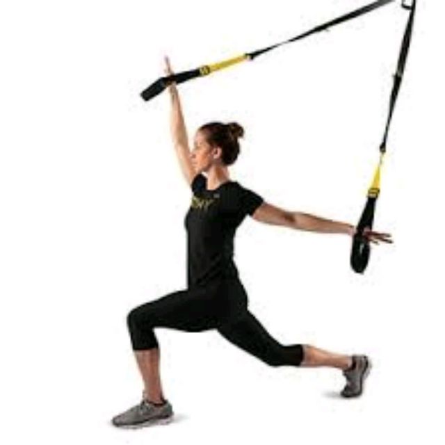 TRX FORWARD LUNGE WITH HIP FLEXOR STRETCH by Saeed H. Exercise Howto