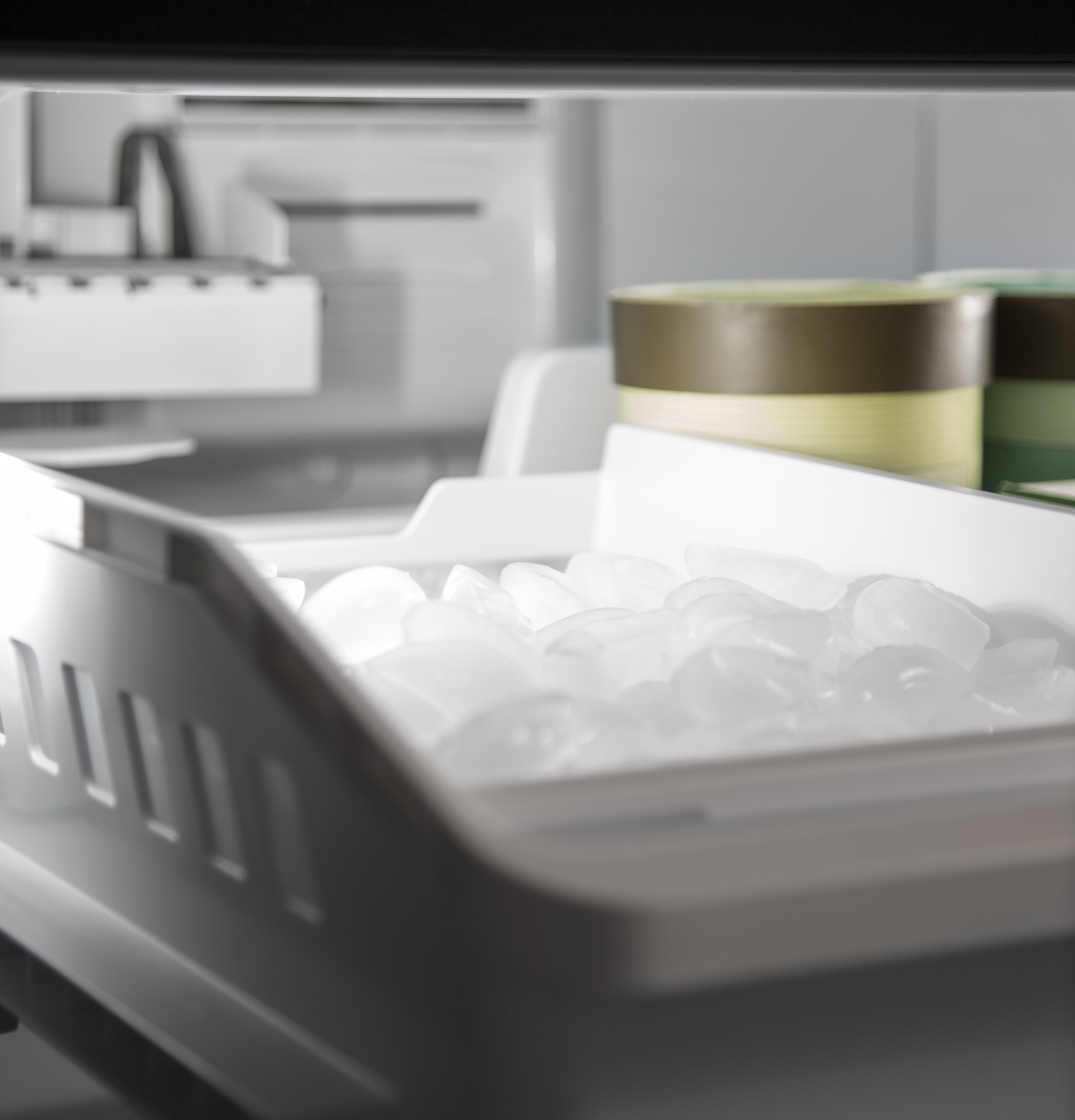 GE - GDE21EGKWW - GE® ENERGY STAR® 21.0 Cu. Ft. Bottom-Freezer