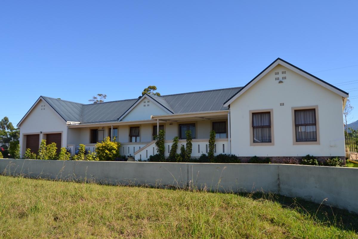 3 Bedroom townhouse for sale in Kraaibosch Country Estate