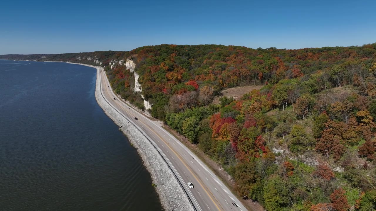 Autumn Splendor on The Great River Road Elsah to Chautauqua Fall Foliage