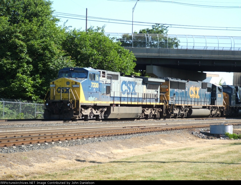 CSX #7330 (CW 40-8)