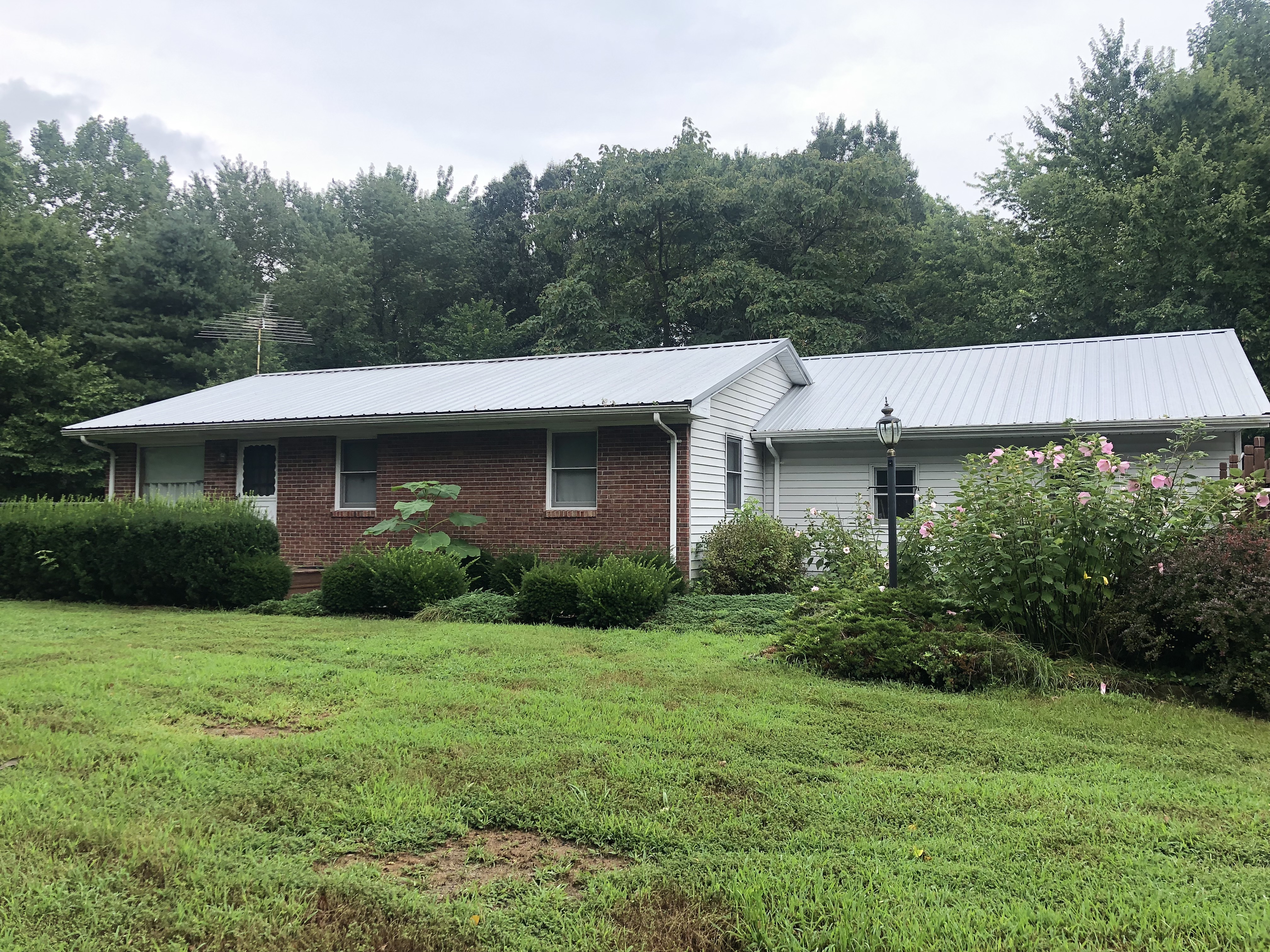 Home on 11.01 Acres in Boonville, IN Kurtz Auction & Realty Co.