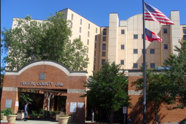 Fulton County commissioners vote to continue efforts to decriminalize