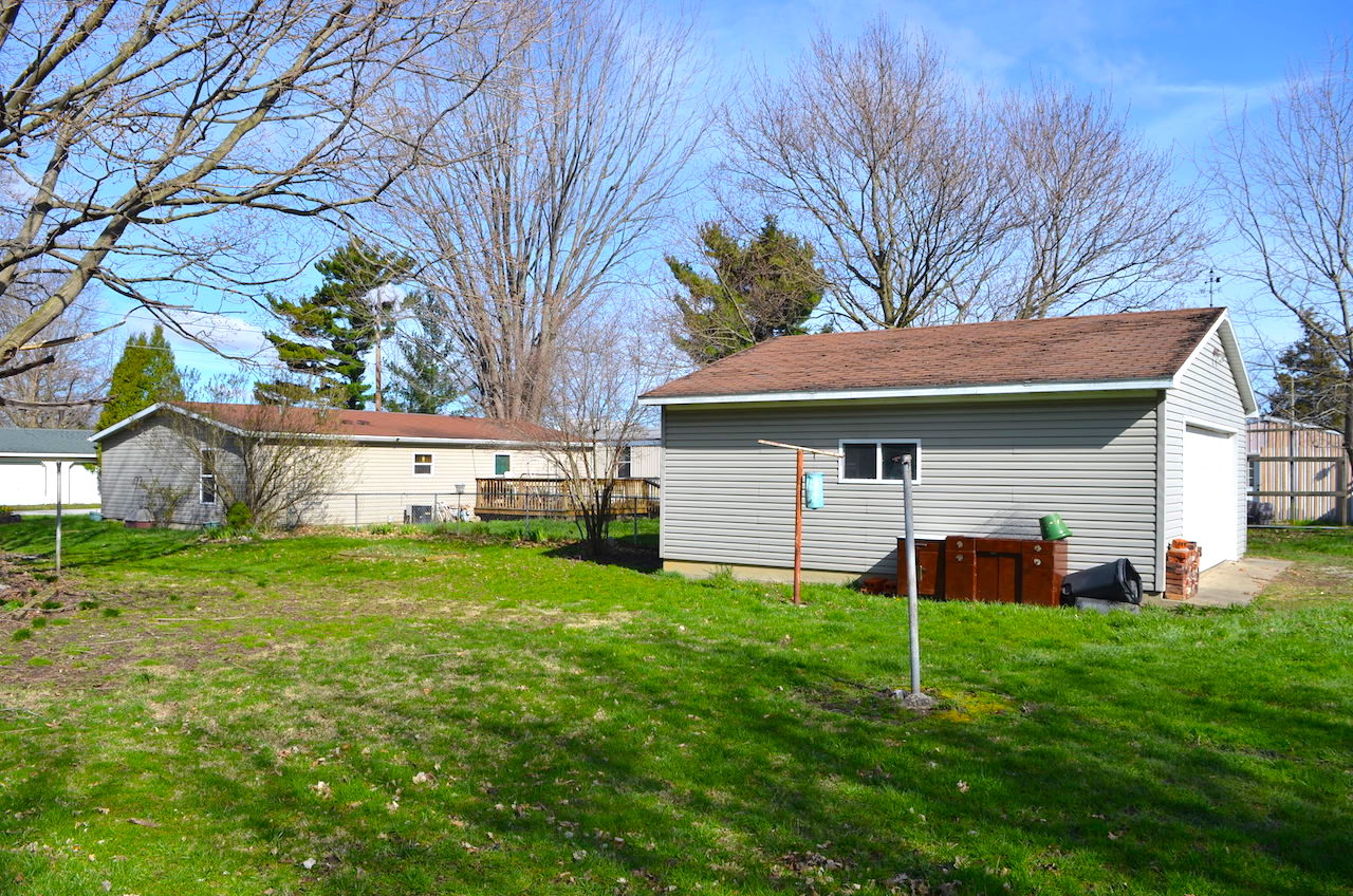 Charming 3 bedroom, 2 bath home in Fowlerton, Indiana Scheerer