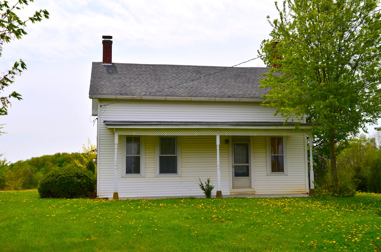 Single Family Home and Pole Building in Columbia City Scheerer
