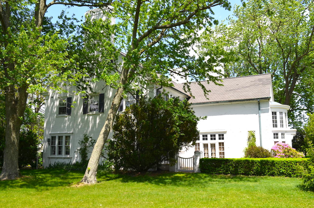 Beautiful 6 bedroom, 5 bath home on 11 acres in Goshen, Indiana