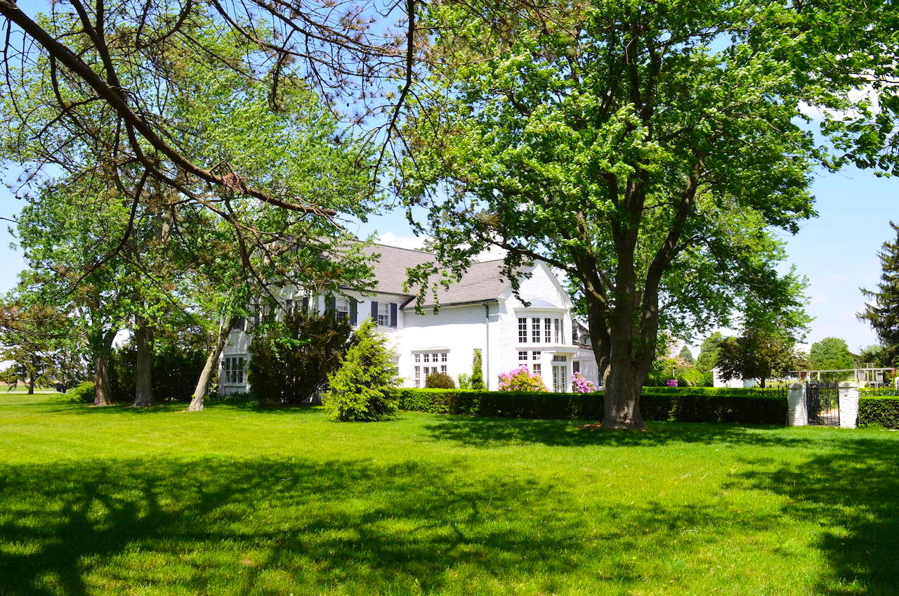 Beautiful 6 bedroom, 5 bath home on 11 acres in Goshen, Indiana