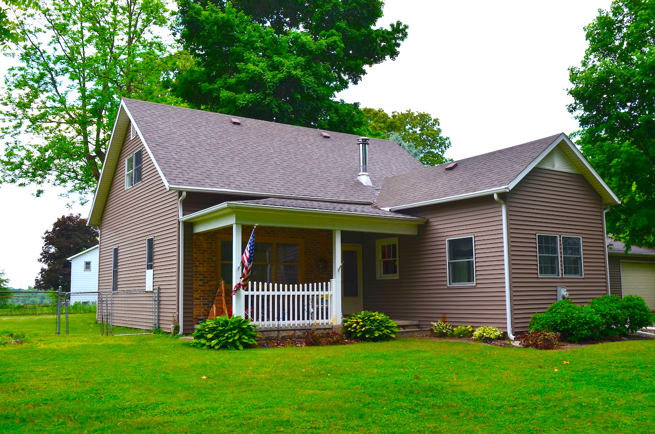 Spacious 3 bedroom home in Columbia City Scheerer McCulloch Indiana