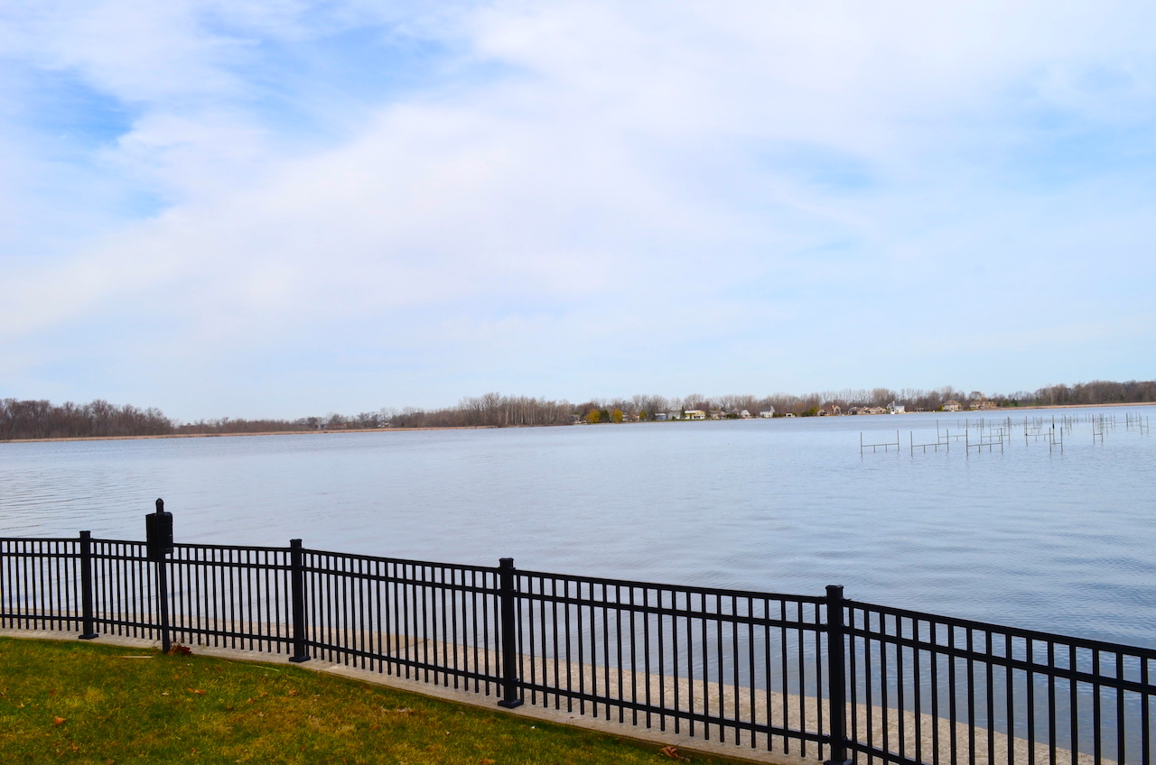 Beautiful 7000 sf home with 2 acres on Lake Wawasee Scheerer