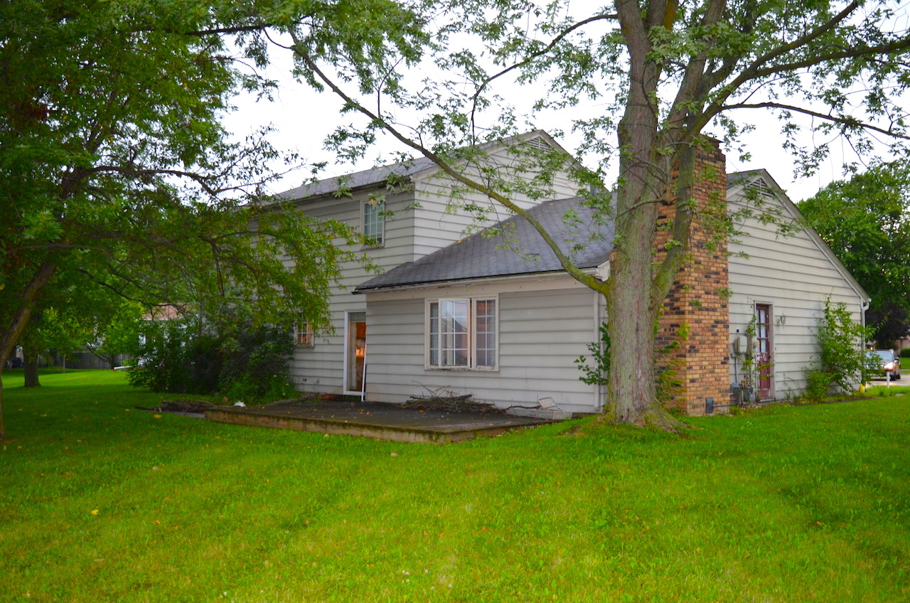 4 bedroom, 2 bath home with attached garage in the Blackhawk Scheerer