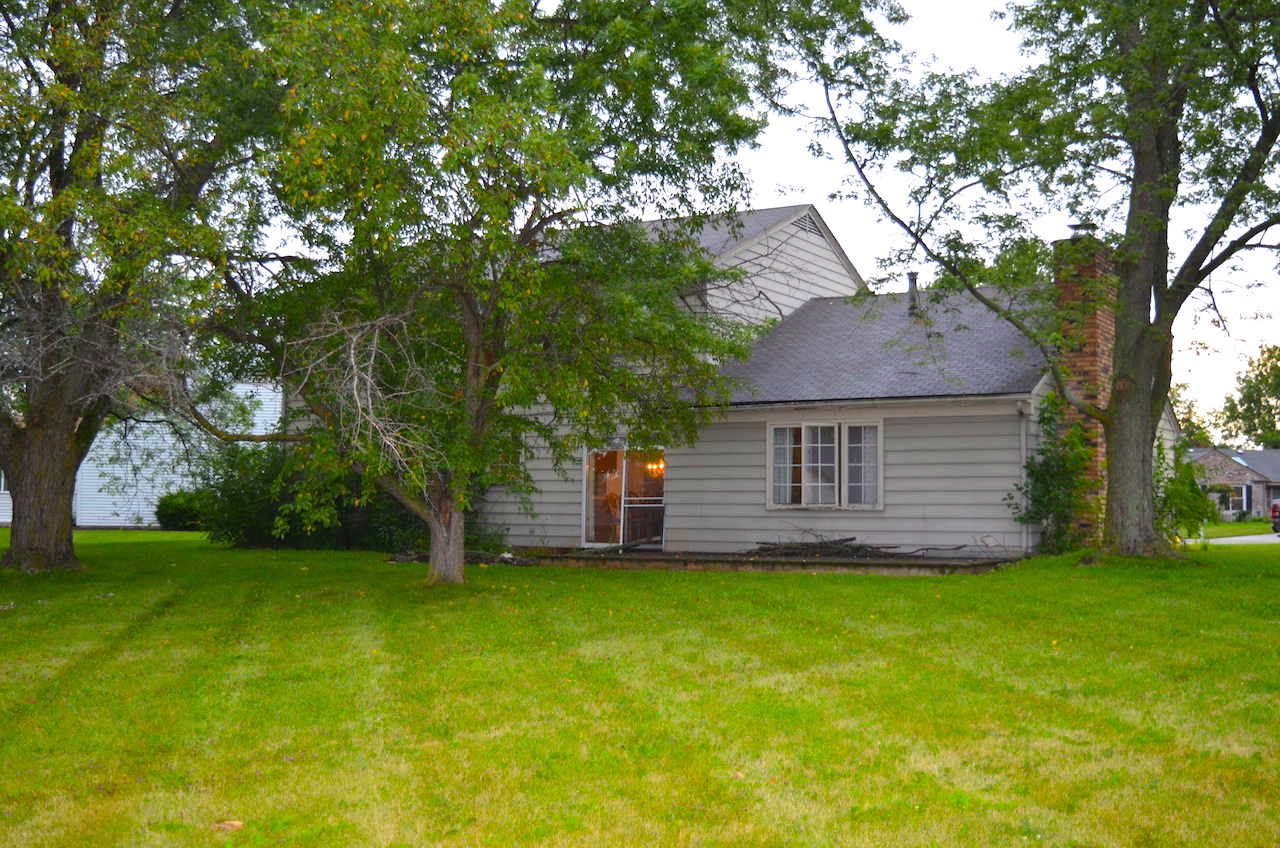 4 bedroom, 2 bath home with attached garage in the Blackhawk Scheerer