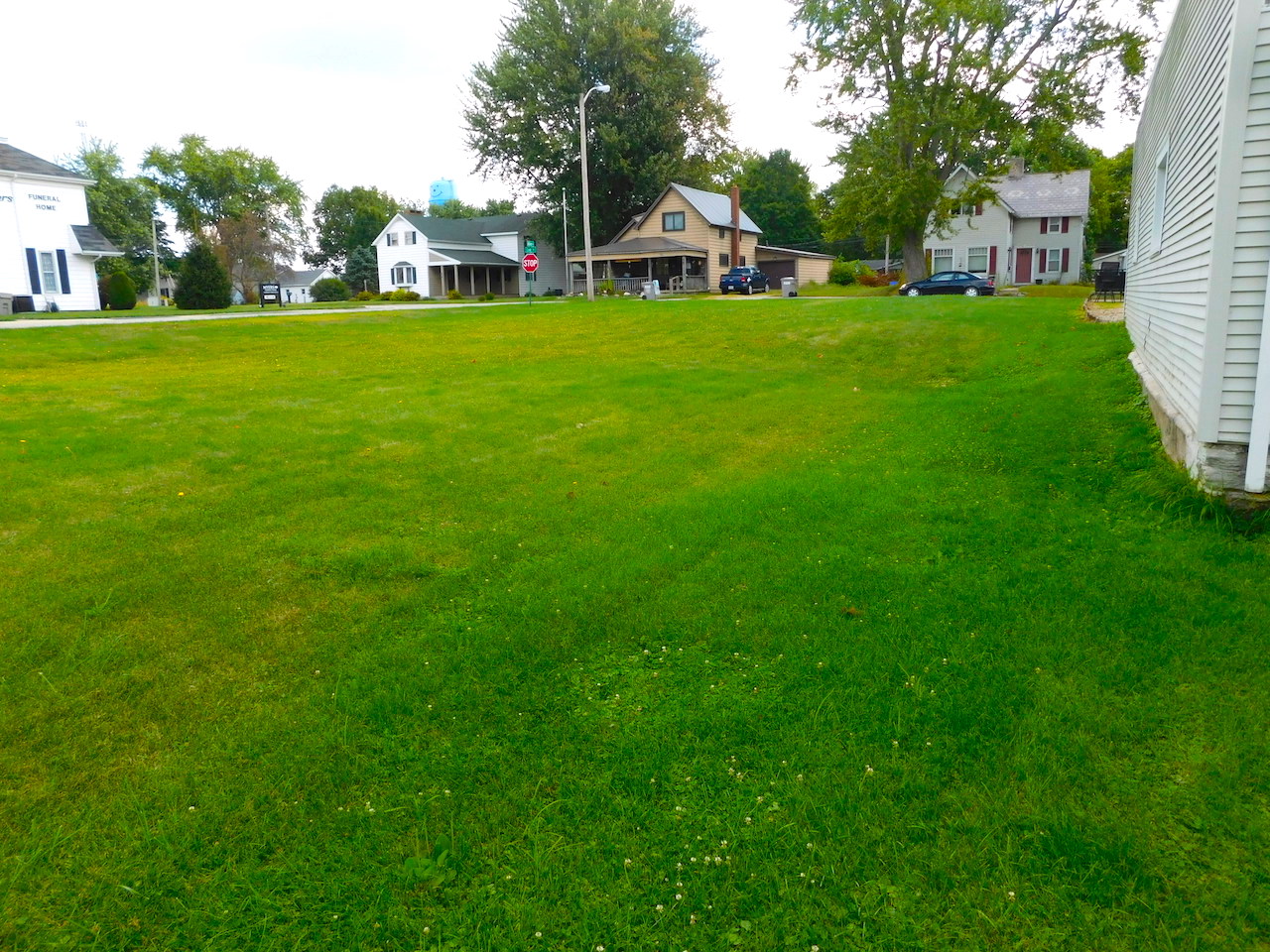 Move in ready 4 bedroom home and separate city lot in Markle Indiana