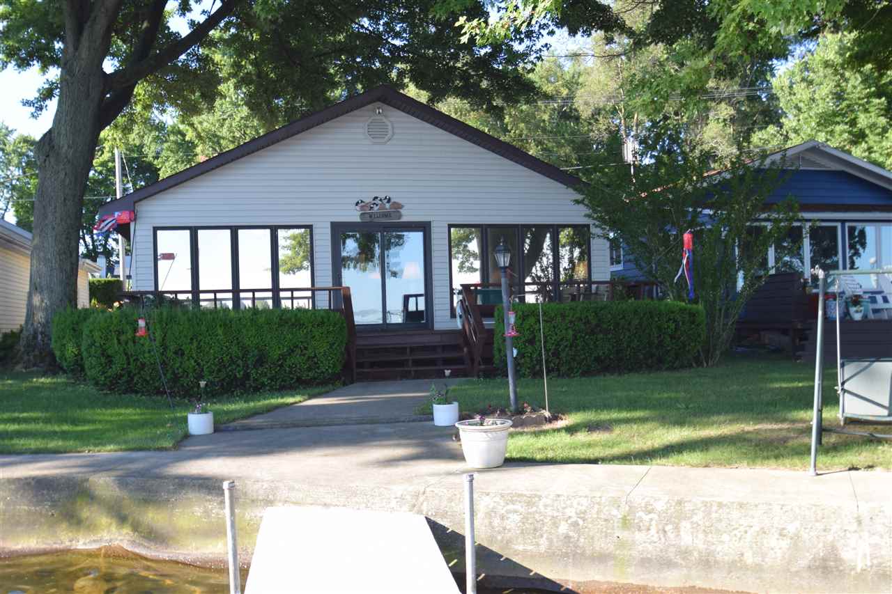 3 bedroom lakefront home with 42 feet of frontage on Lake Wawasee