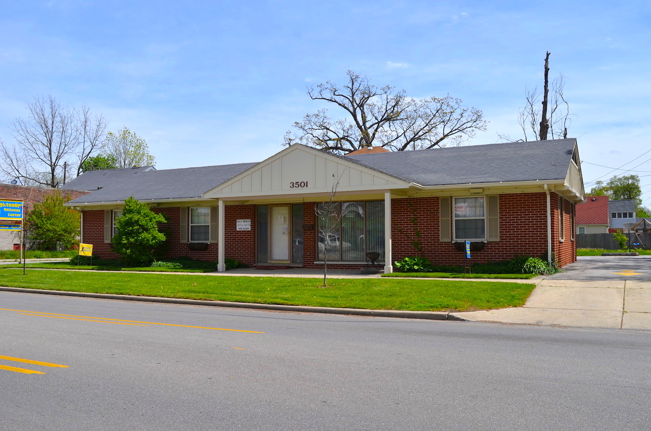 Office building and parking lot on a great corner lot on