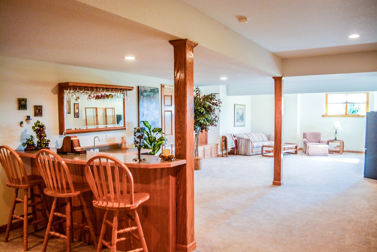 Immaculate 5 Bedroom 5.5 Bathroom Home in Churubusco Scheerer McCulloch Indiana Auctions