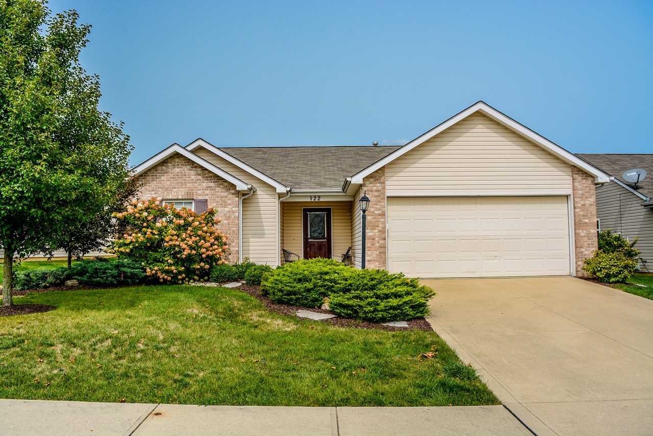 Charming 3 Bedroom 2 Bathroom Villaminium in Saddle Brook Villas