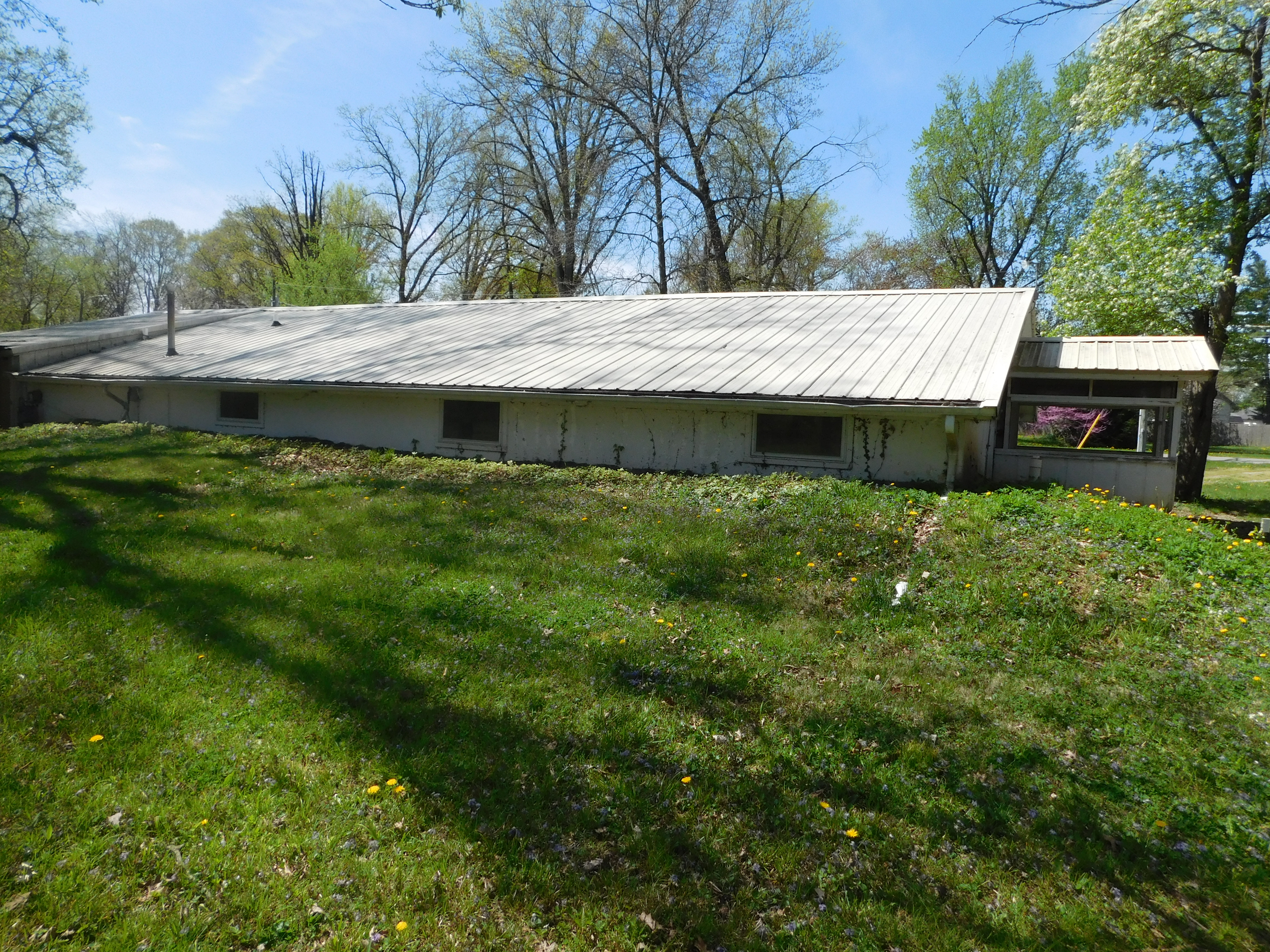 Single family home on 3 city lots in Waynedale area Scheerer