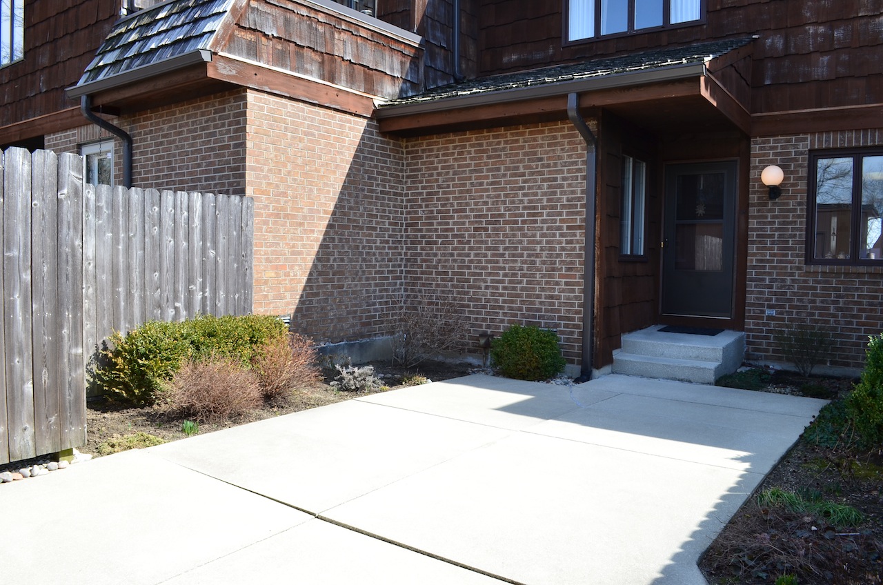 Real Estate in Covington Creek Condos Scheerer McCulloch Indiana Auctions, Real Estate