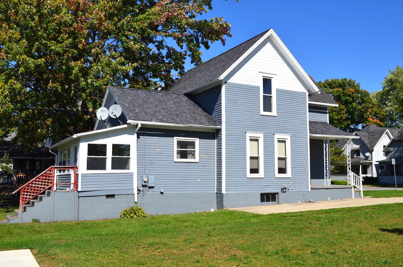 Real Estate Auction in downtown Kendallville, Indiana. Scheerer