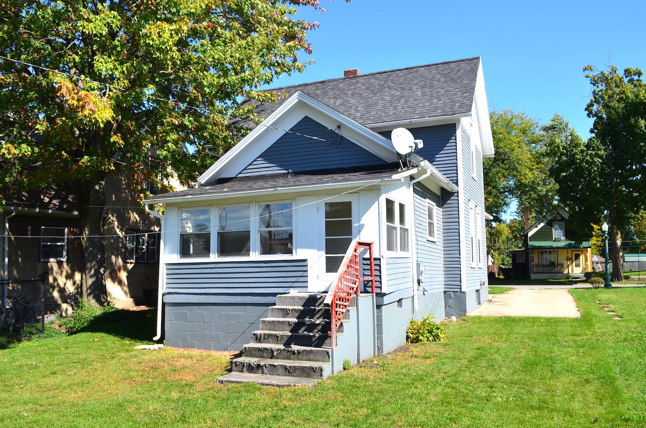 Real Estate Auction in downtown Kendallville, Indiana. Scheerer