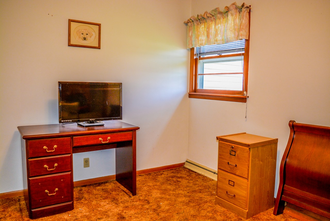 Beautiful 3 Bedroom 2 Bathroom 1558 SF Ranch Home in Limberlost Acres