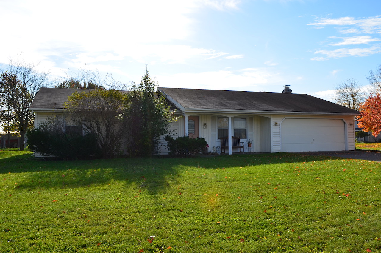 3 bedroom home and garage in the Maple Ridge addition Grabill, Indiana Scheerer McCulloch