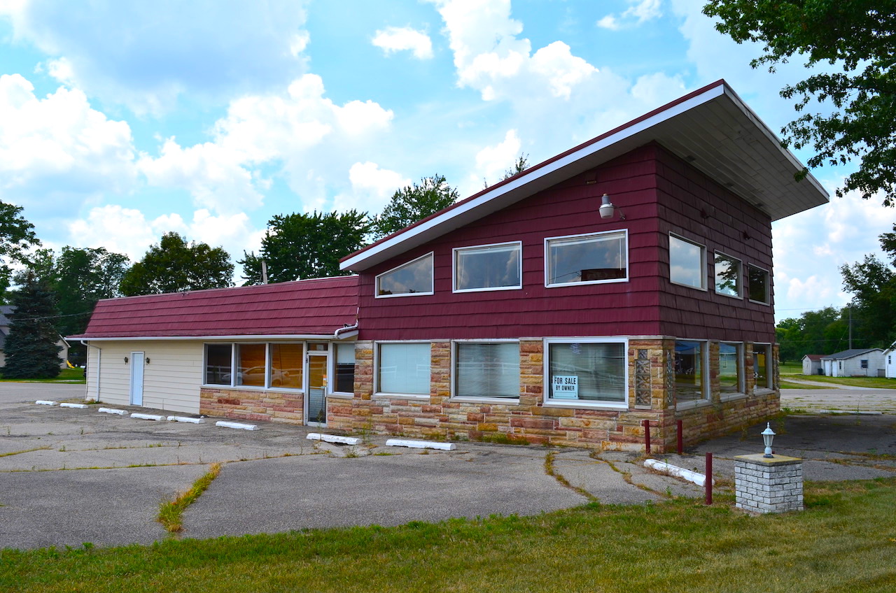 2,600sf commercial building in Rome City, Formerly Rome City Family