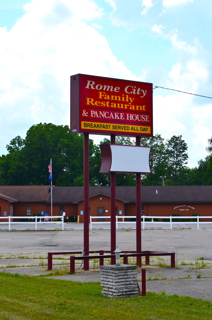 2,600sf commercial building in Rome City, Formerly Rome City Family