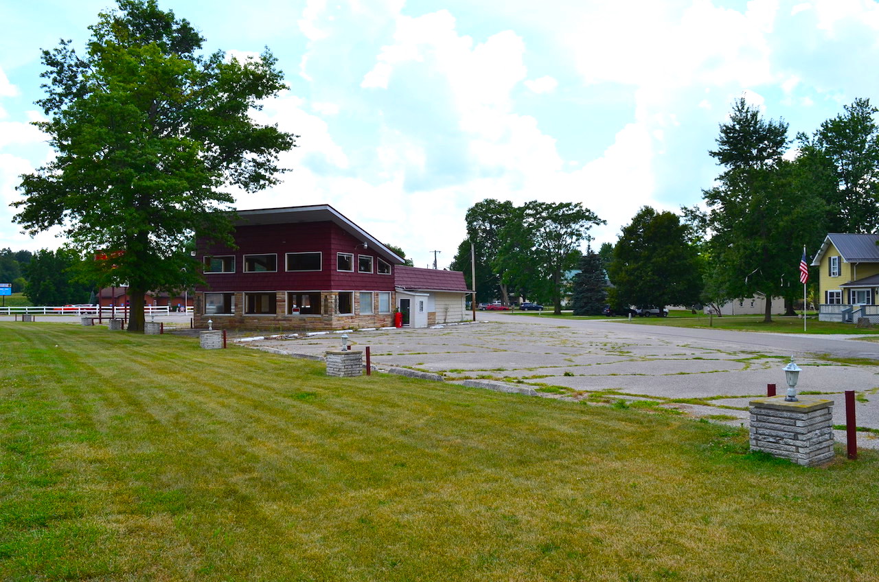 2,600sf commercial building in Rome City, Formerly Rome City Family