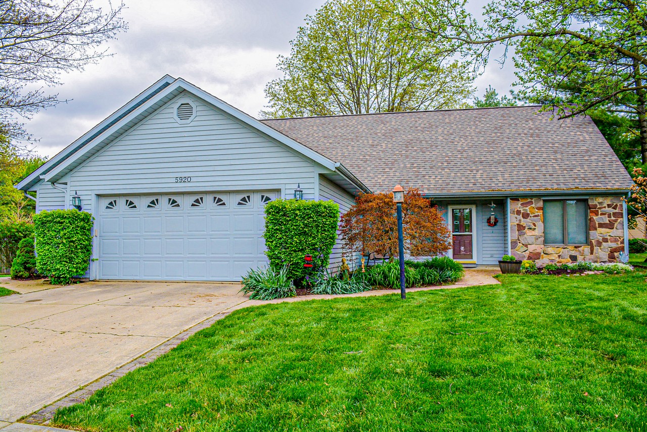 Charming 4 Bedroom 2 Bathroom Home in Aboite Township Scheerer