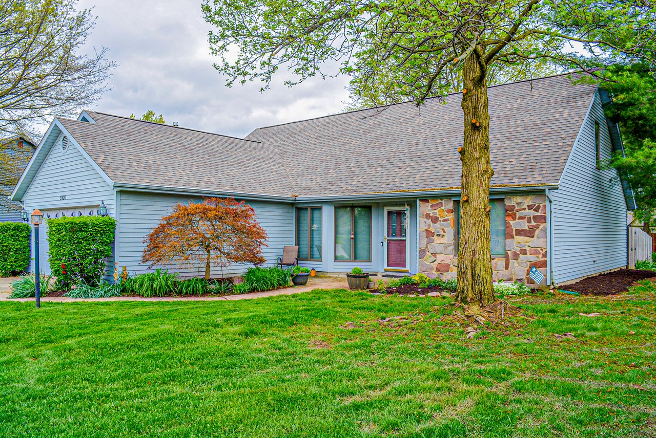 Charming 4 Bedroom 2 Bathroom Home in Aboite Township Scheerer